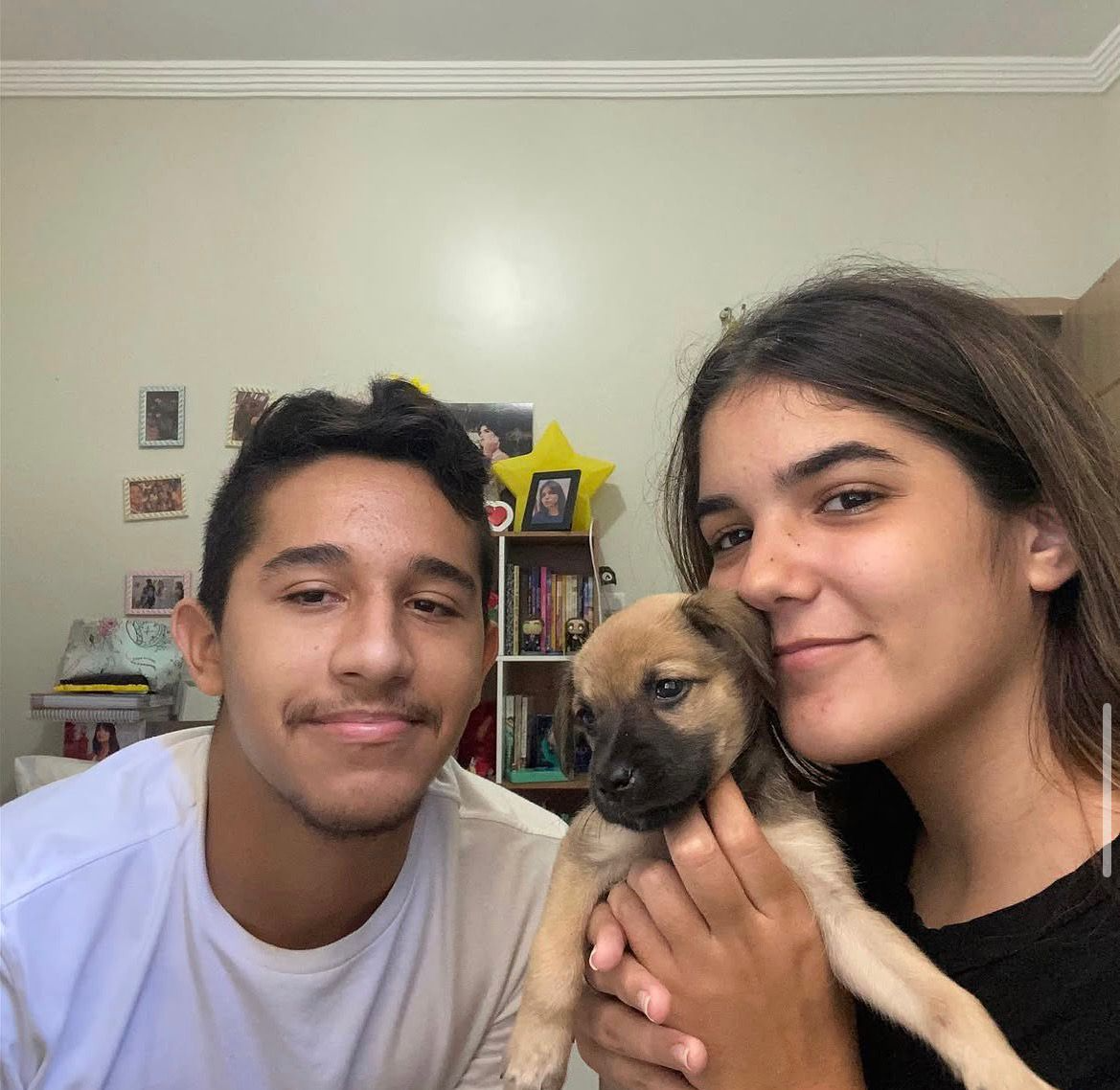 Nós dois e a Ellie ainda filhote